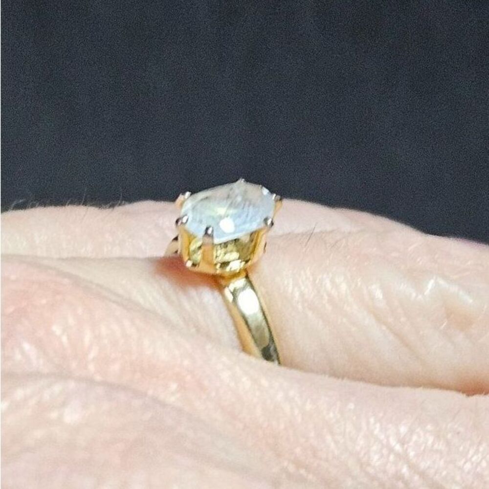 Gold tone gemstone ring Size 5.75 - Picture 2 of 11